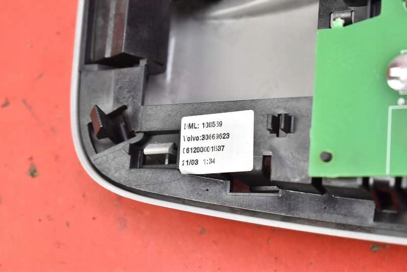 фото №7, Лампа освещение салона перед зеркало заднего вида 30669623 volvo xc90 1 i
