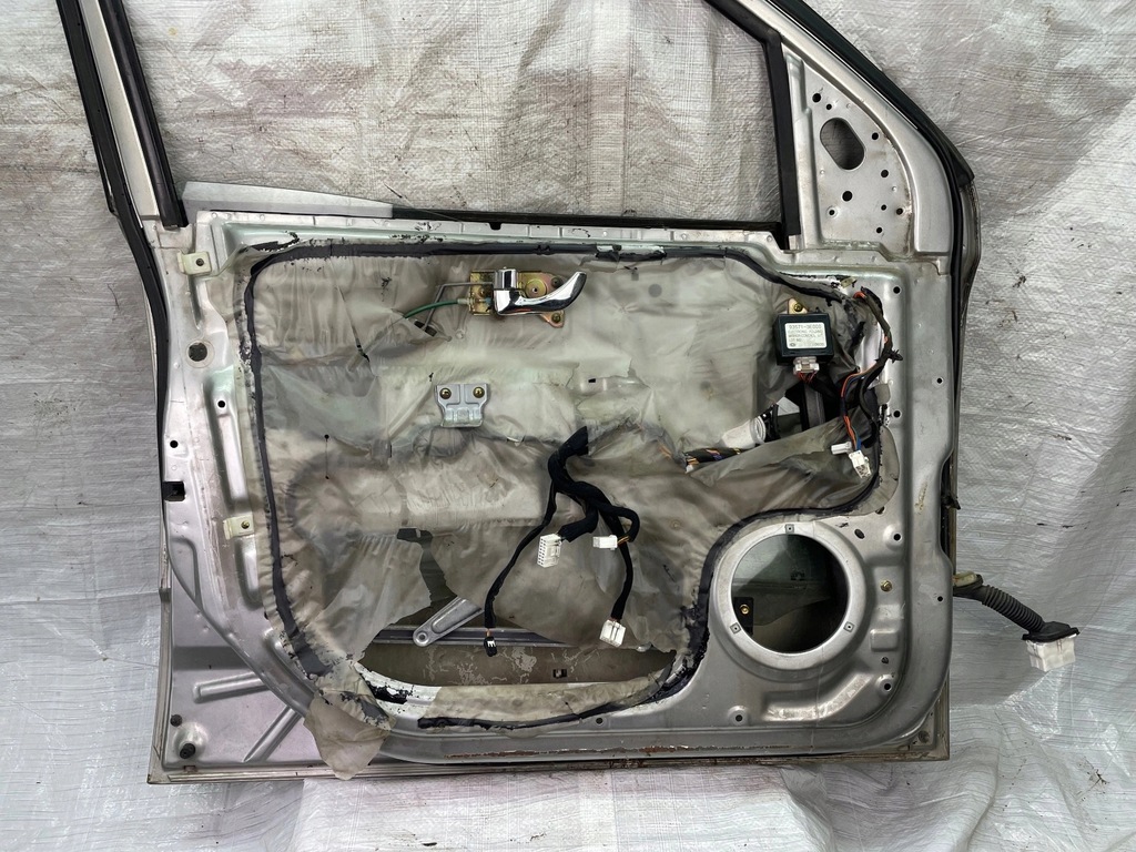 фото №8, Kia sorento i 03-09 yl дверь левая передние ładne!