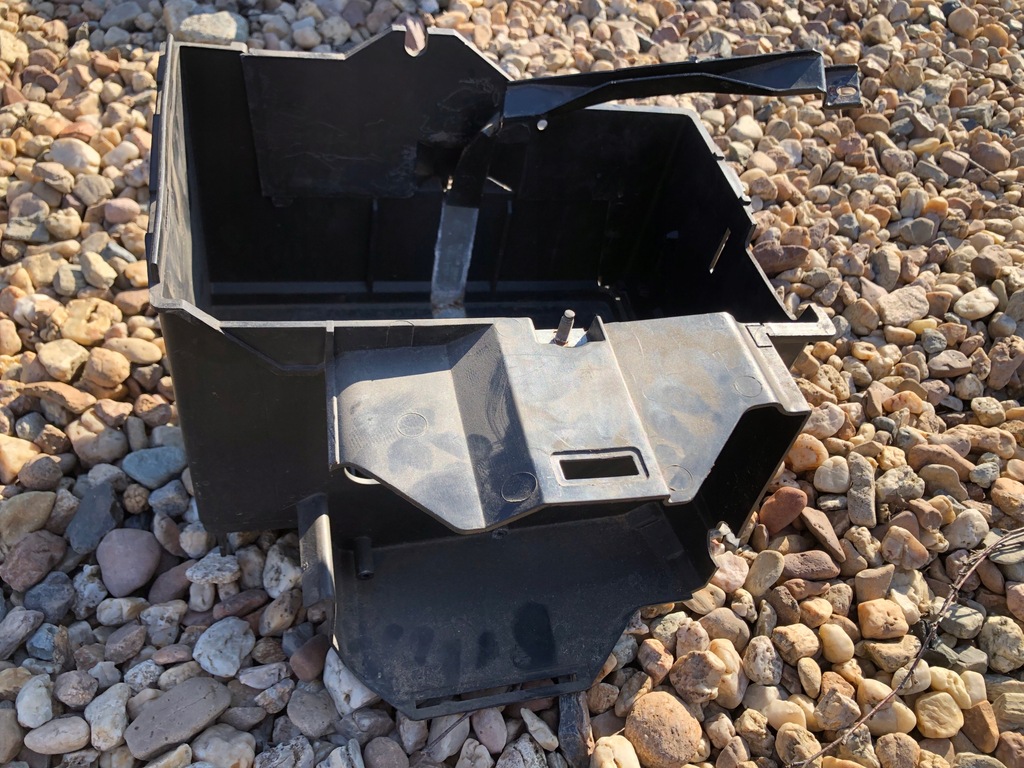 фото №1, Ford c-max основание аккумулятор 3m5118723 al