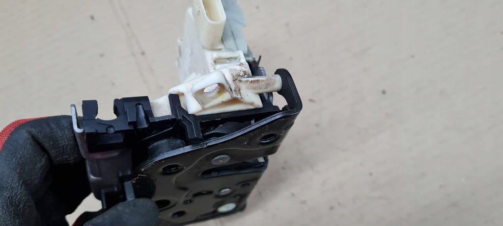 фото №9, Q5 8r замок дверь правый задняя 6 pin 8k0839016c a4 b8 a5 8t