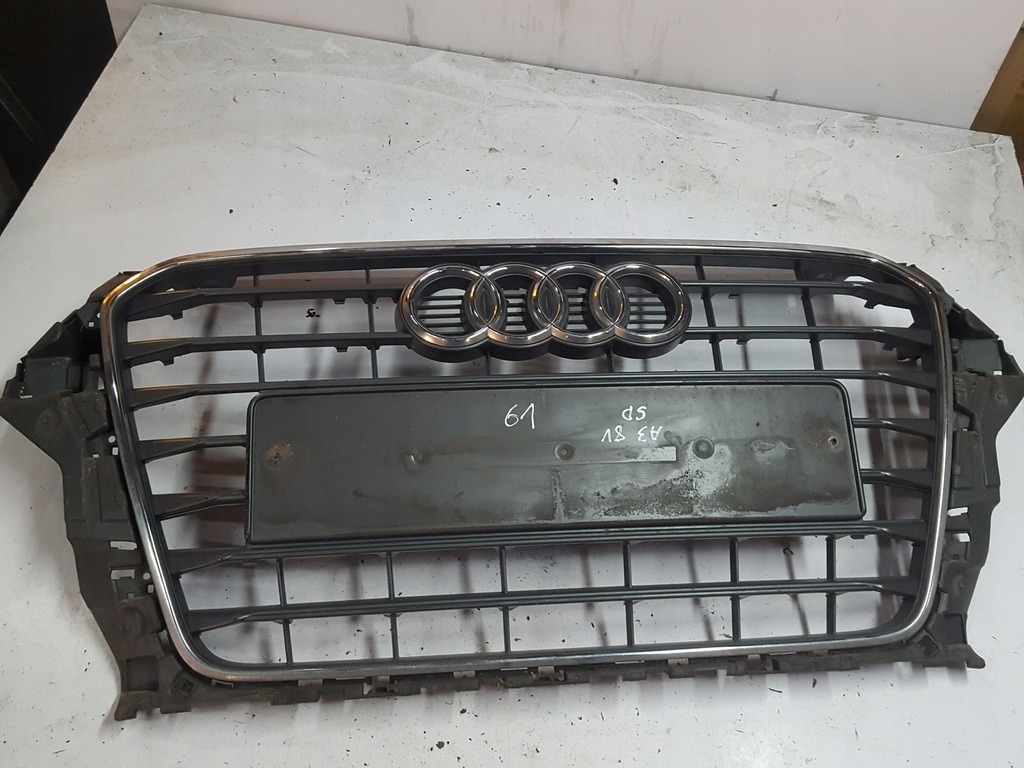 фото №1, Audi a3 8v 13-16r решётка радиатора решётка радиатора 8v3853651