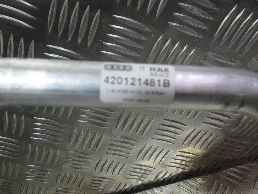 фото №4, Audi r8 шланг wody 420121481b