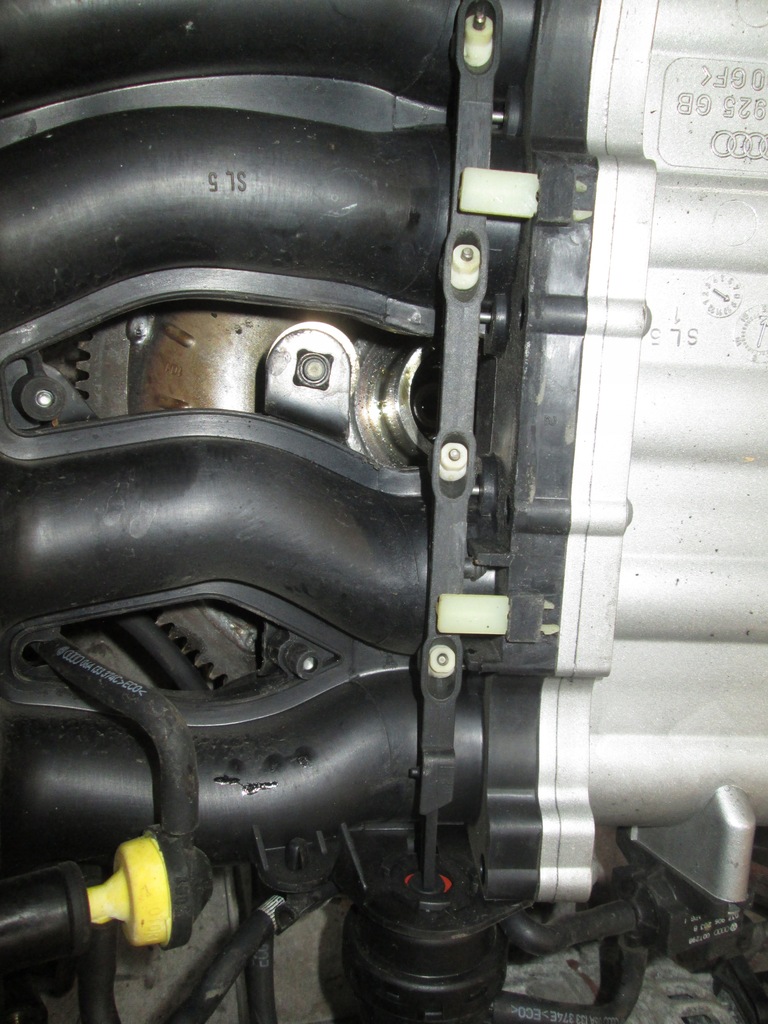 фото №8, Колектор всмоктуючий 06a133925gb 1.8 a3 8l bora golf iv