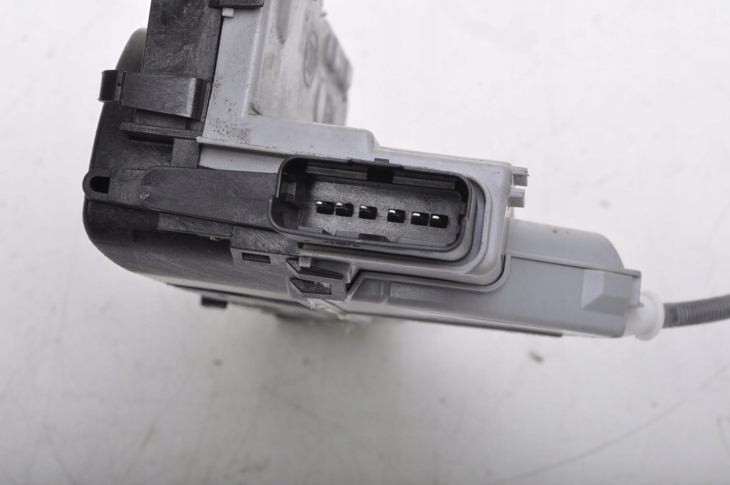 Peugeot 2008 2 замок дверь правый перед передний 6 pin с Разборки