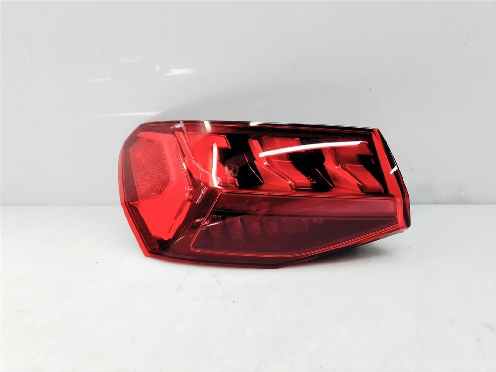 фото №1, Audi a3 8y 19r+ левая лампа задняя led ory eu !!!