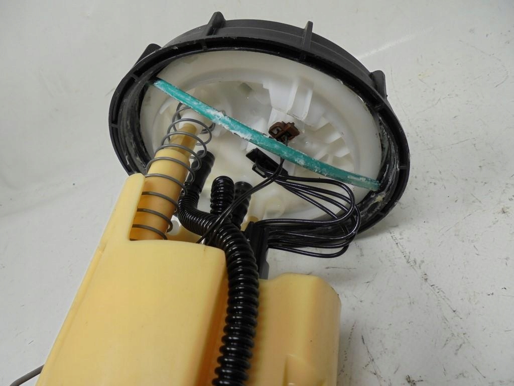 фото №10, Помпа топлива поплавок w бак 172025139r renault clio v 1,5 blue hdi