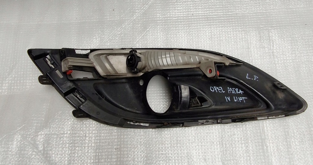 Купить Решётка бампера + поворотник левое  перед astra iv astra j рестайлинг  13368708