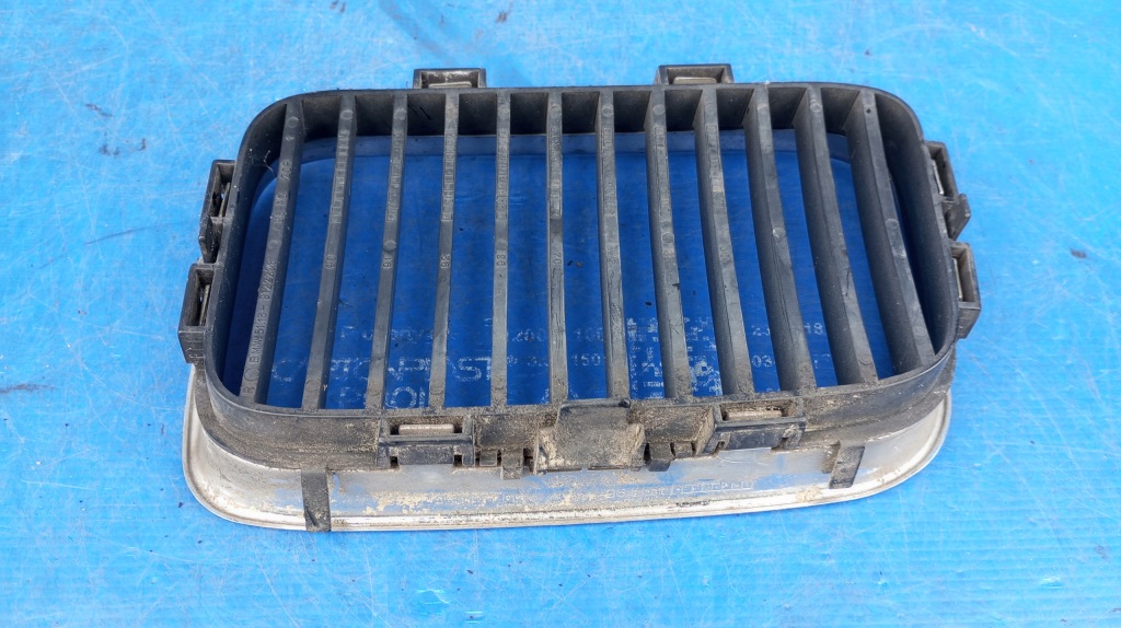 фото №5, Bmw 3 e36 cabrio 8122238 решётка радиатора решётка радиатора правая перед решётка радиатора