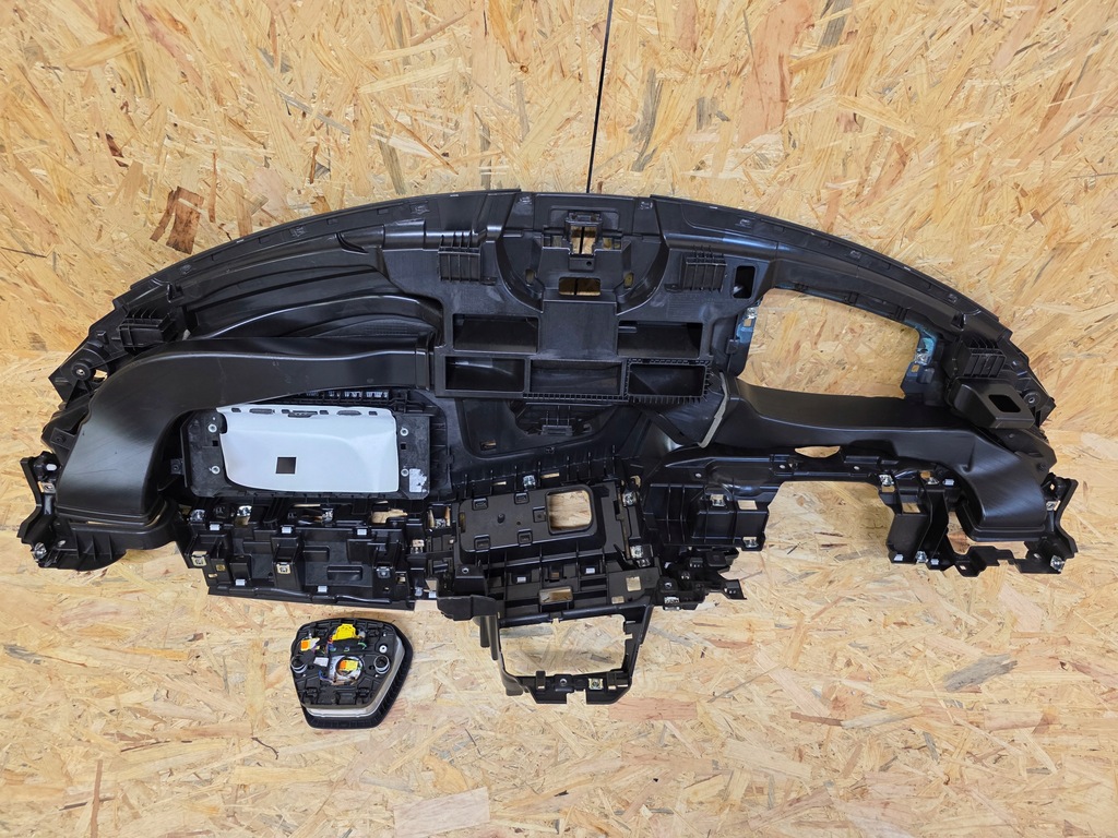 фото №9, Audi e tron gt консоль приборная панель подушка безопасности ремни подушка подушки безопасности подушки безопасности приборная панель