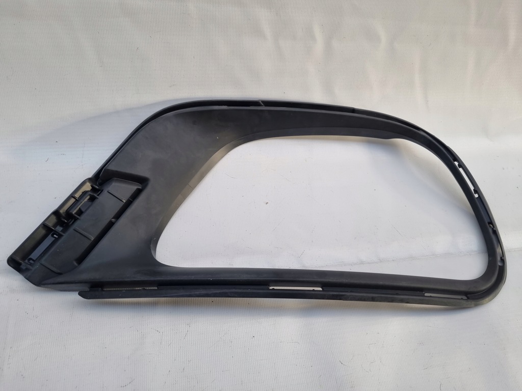 фото №1, Citroen c3 lift правая рамка лампы