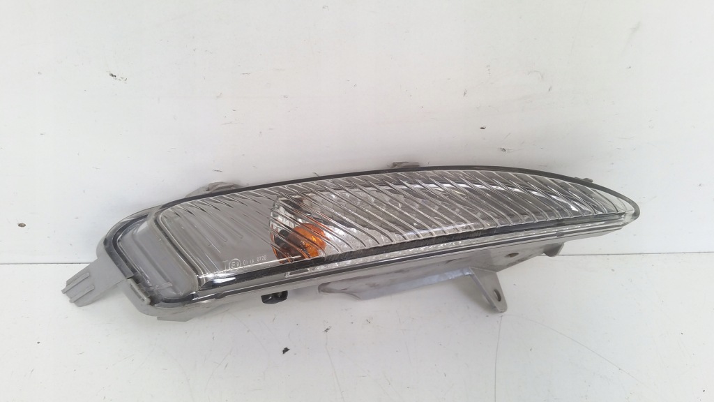 фото №3, Поворотник правый 13367143 opel astra j