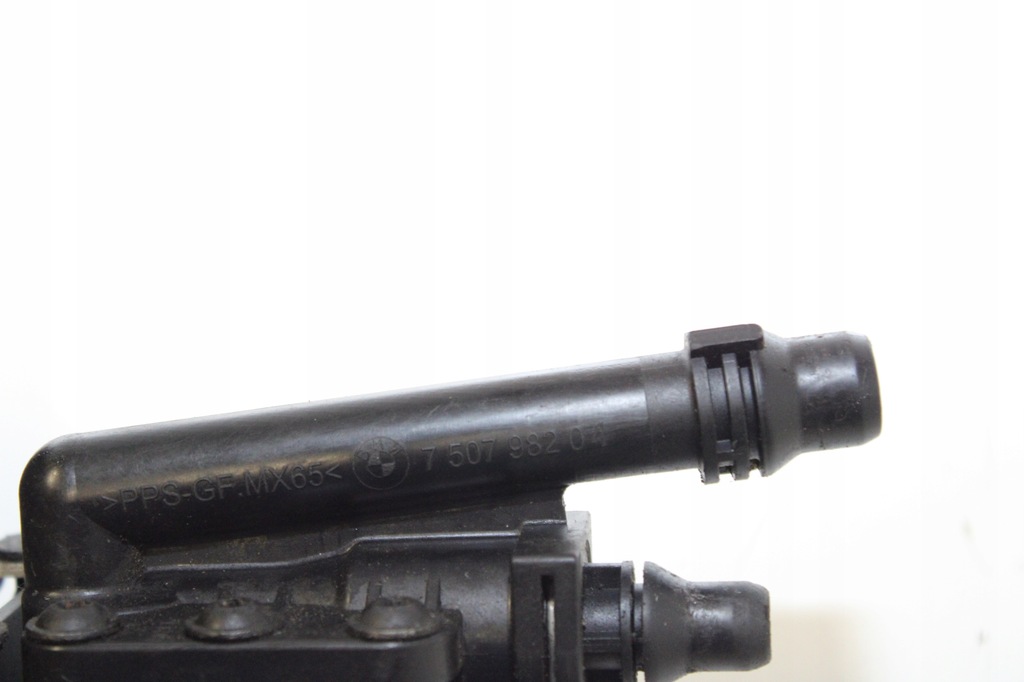 фото №8, Bmw e60 2.0i 3.0i e65 3.0i радіатор оливи коробки 7507982 основа канал