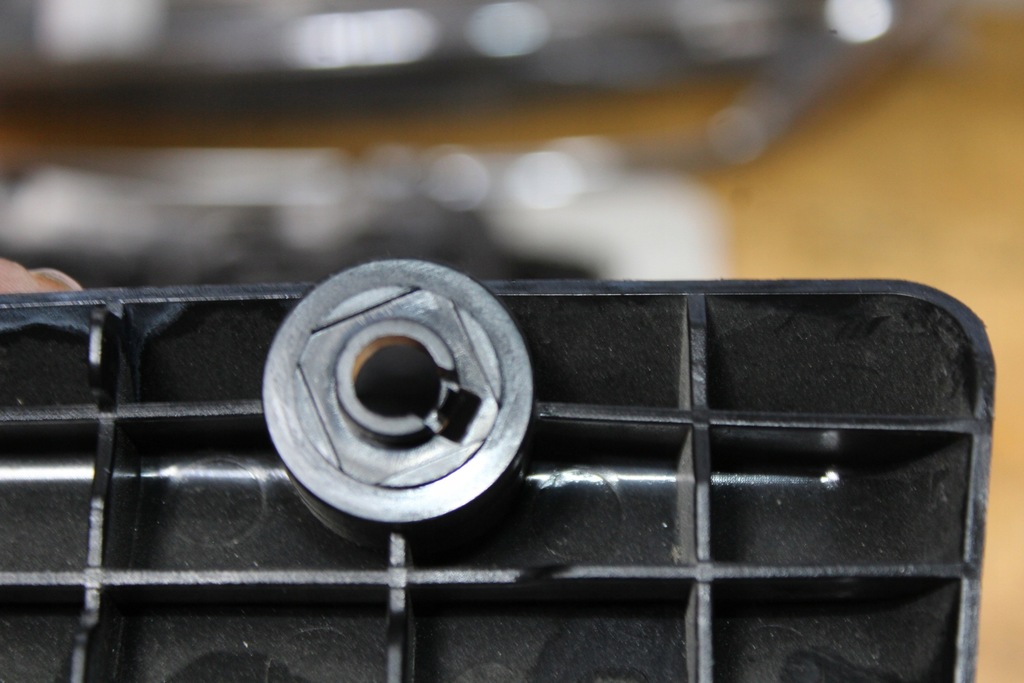 фото №9, Направляющая бампера правый перед corolla e18 52115-02360