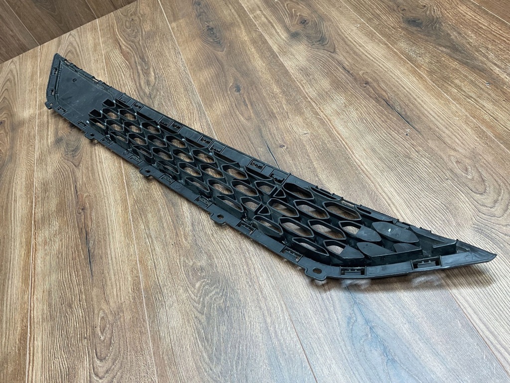 Решётка бампера средняя перед hyundai tucson 3 18-20r 86561-d7510 с Разборки