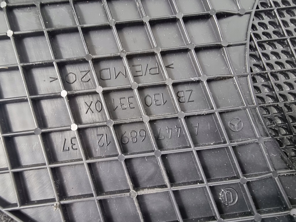 фото №6, Mercedes vito w447 жабо консоли a4476891637