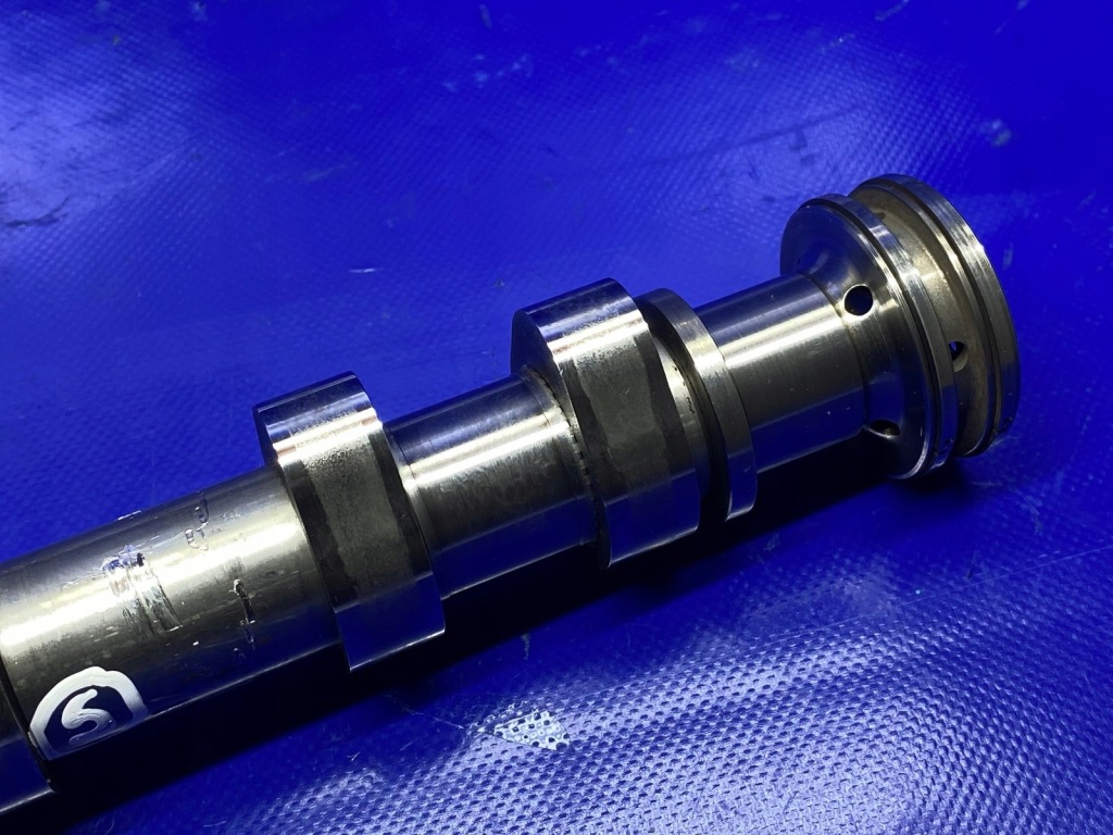 Вал впускной  citroen mini cooper peugeot 308 1.6 thp v756542180 Киев