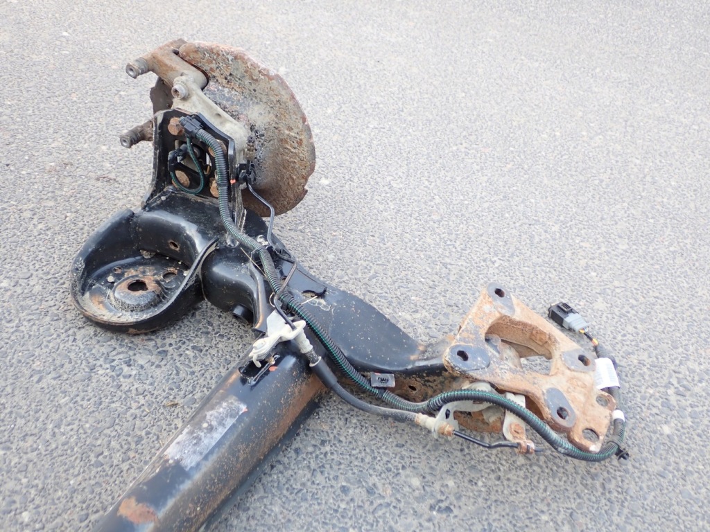 Балка oś підвіска задній задня комплектна диск opel combo e v Оригінал