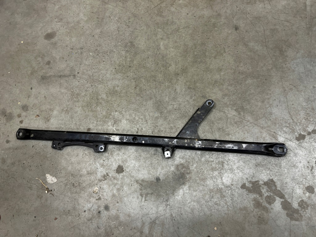 фото №1, Кронштейн підсилювач розпірка права porsche 911 991 lift