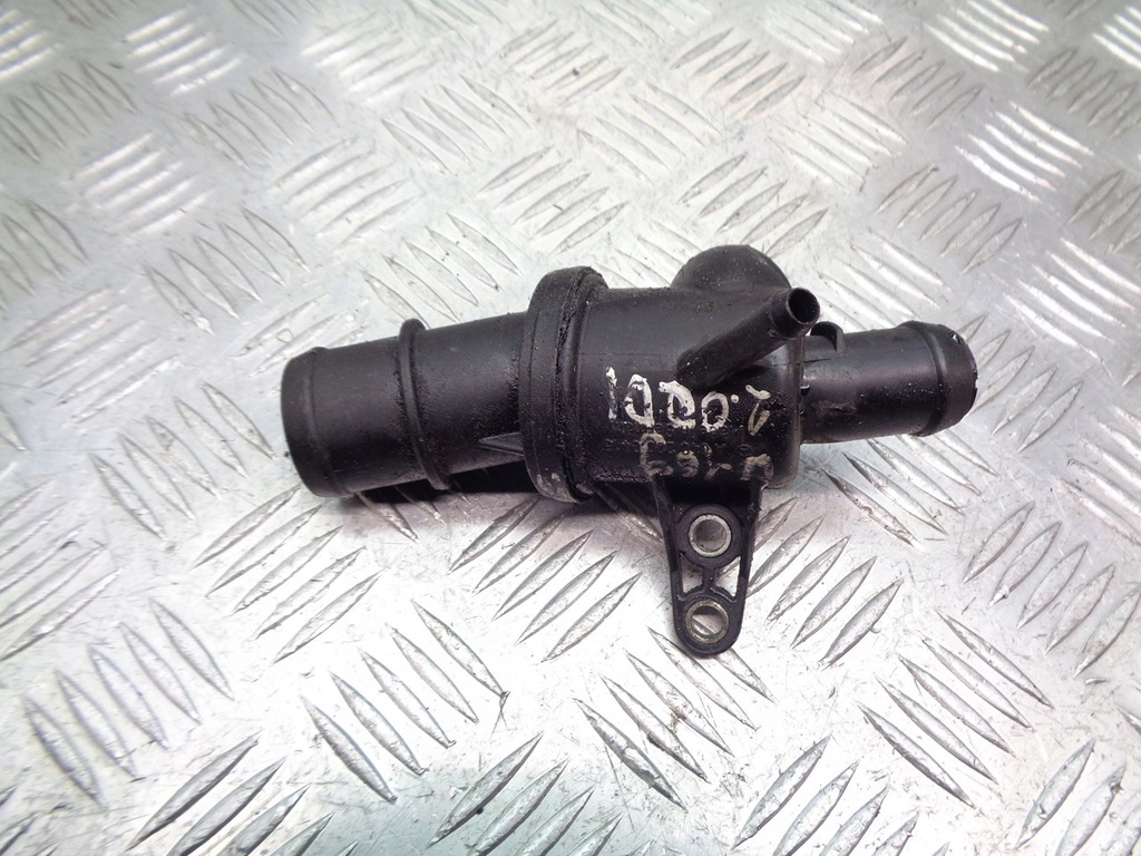 фото №1, Корпус термостата mercedes w169 2.0 cdi