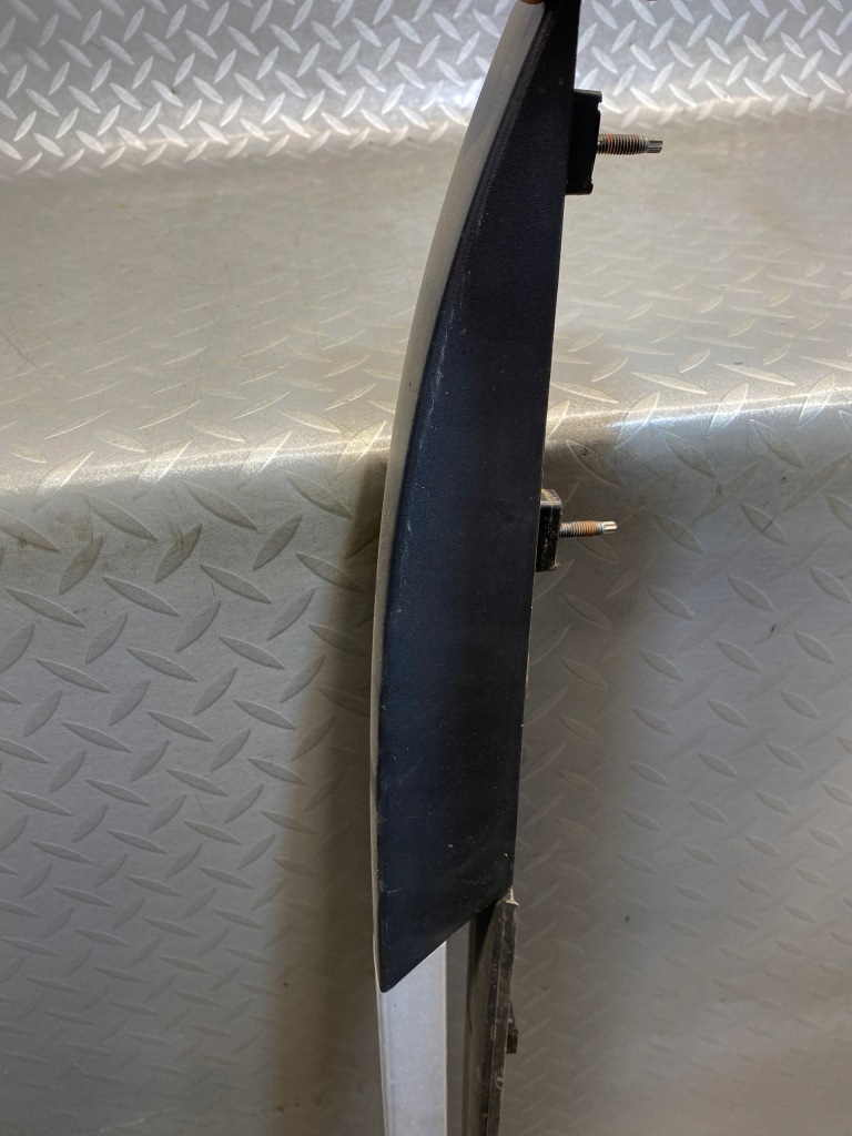 Купити Рейлінг даховий правий chevrolet trax оригінал