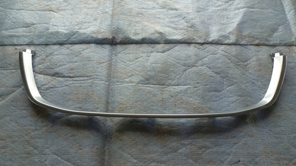 Купити Volvo xc60 хром нижній решітка 31323005