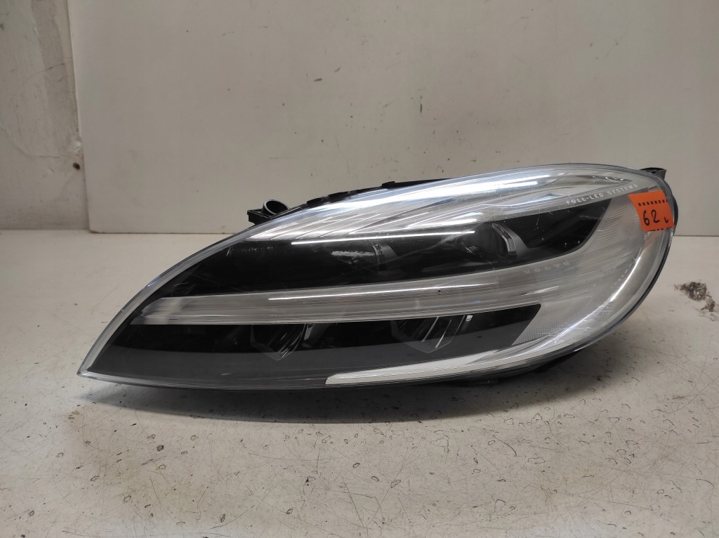 фото №2, Volvo v40 lift 16- лампа левая перед full led