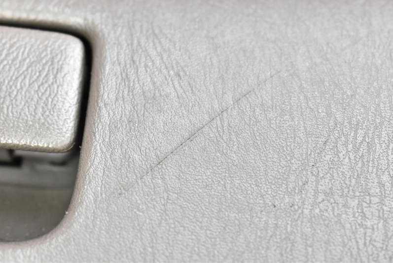 фото №11, Бардачок пассажира eu 681083y100 nissan maxima a33 00-05