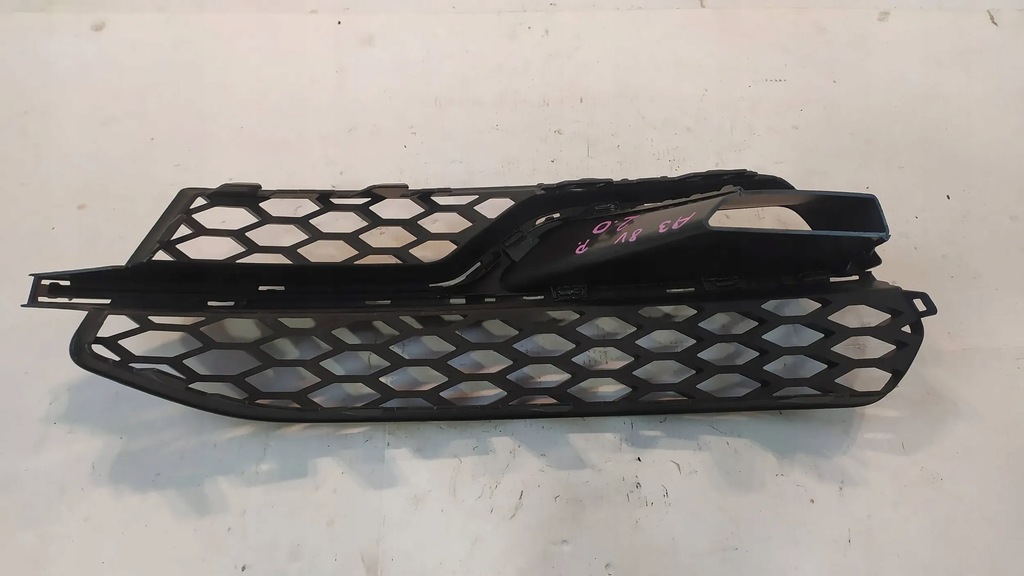 фото №6, Решётка бампера правый перед audi a3 8v