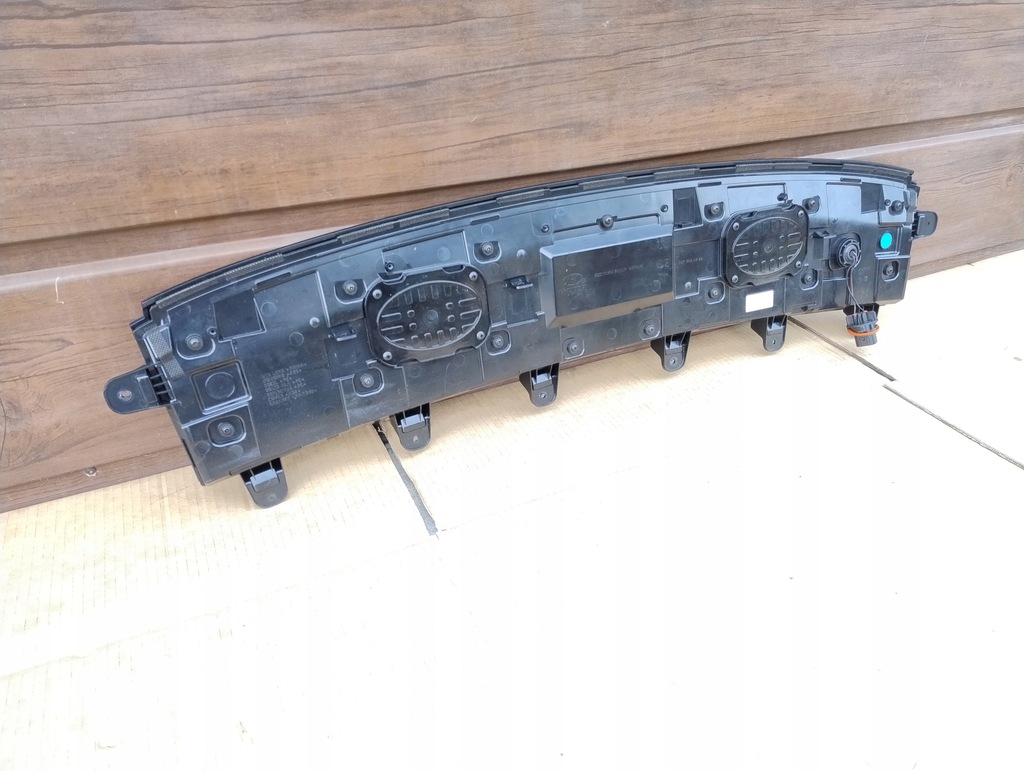 фото №9, Hyundai ioniq vi 6 лампа led бампера задняя ładna оригинал 92700-kl000