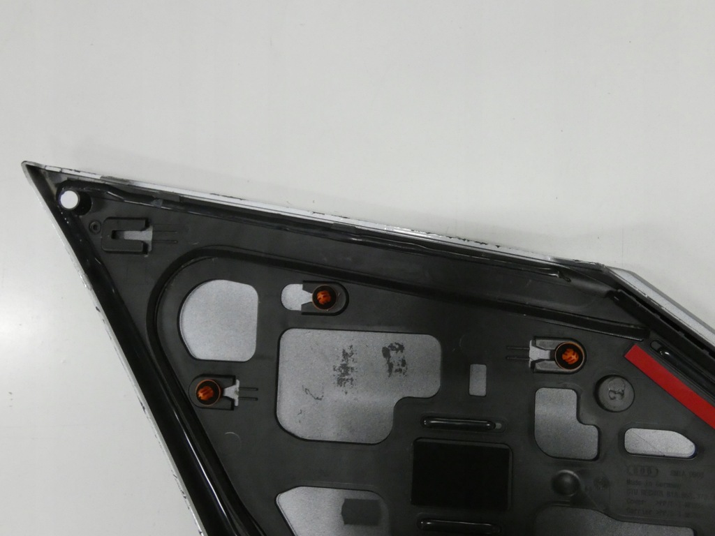 фото №8, Накладка стійка заднього audi q-2 права 479.