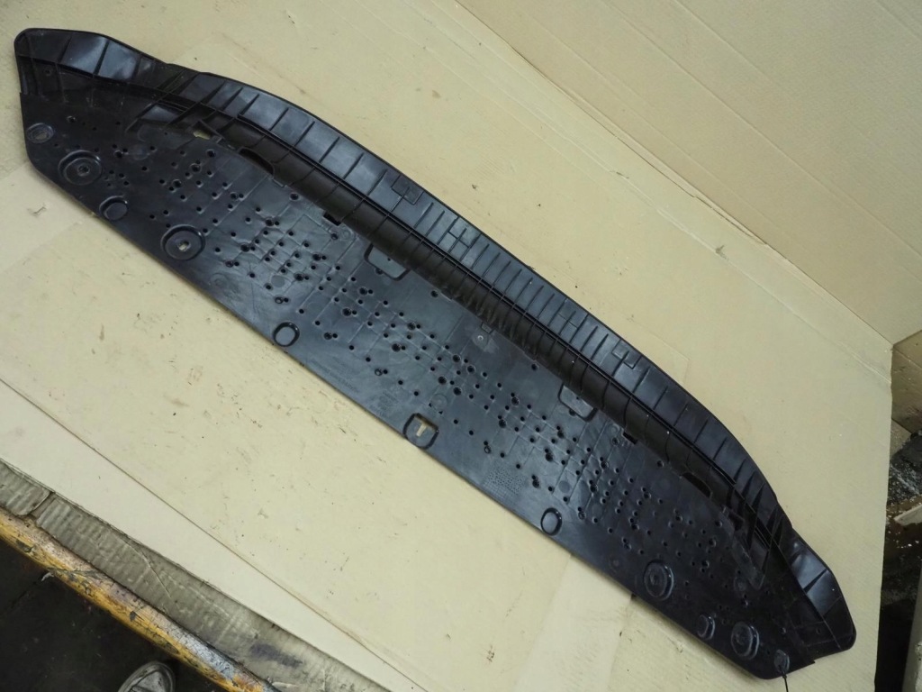 Плита накладка под двигатель бампера перед audi a4 b9 8w s-line 8w0807611f с Разборки