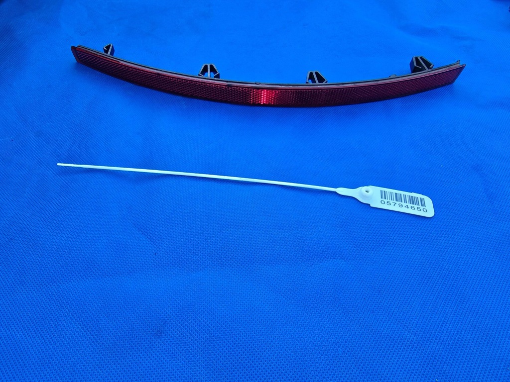 Купити Світло відбивач задня лівий бампера bmw 7 g70 9464195