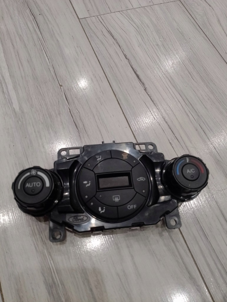 фото №1, Панель управление обдув fiesta mk7 8a6t18c612