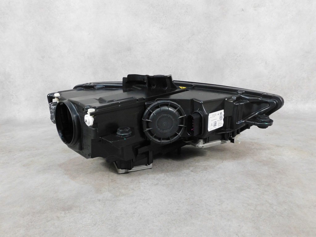 фото №9, Audi a3 8v лампа ліва ксенон led комплектна 8v0941043l