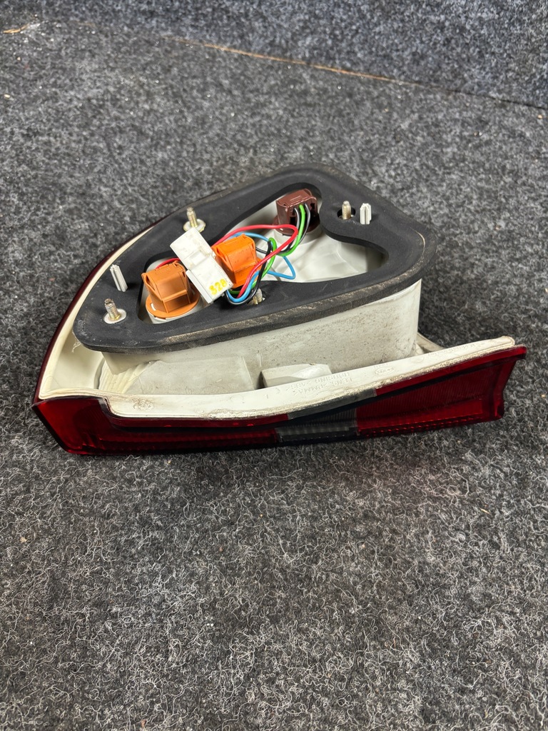 фото №11, Mitsubishi carisma лампа левая задняя