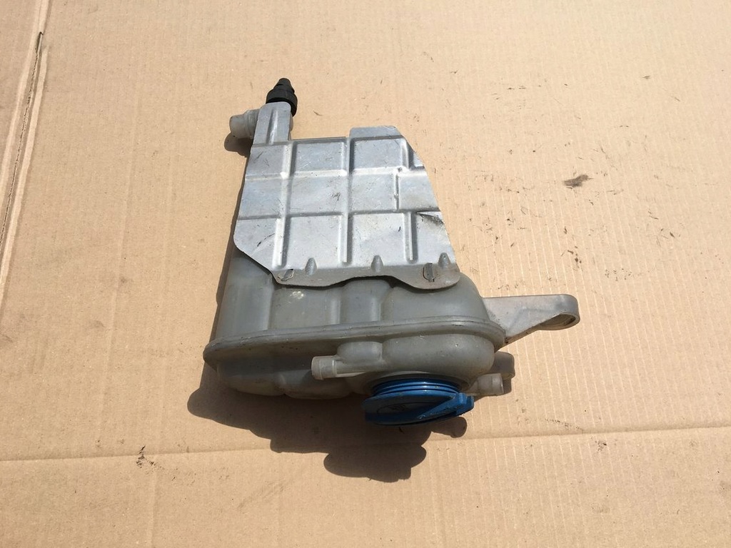 фото №4, Бачок розширювальний 8k0121405e a4 b8 a5 8t