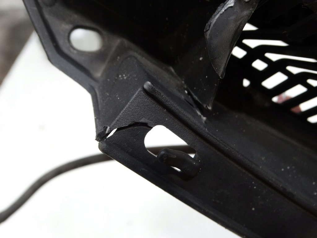 фото №13, Жабо пластиковий peugeot 108 citroen c1 toyota aygo ii 55781-0h080