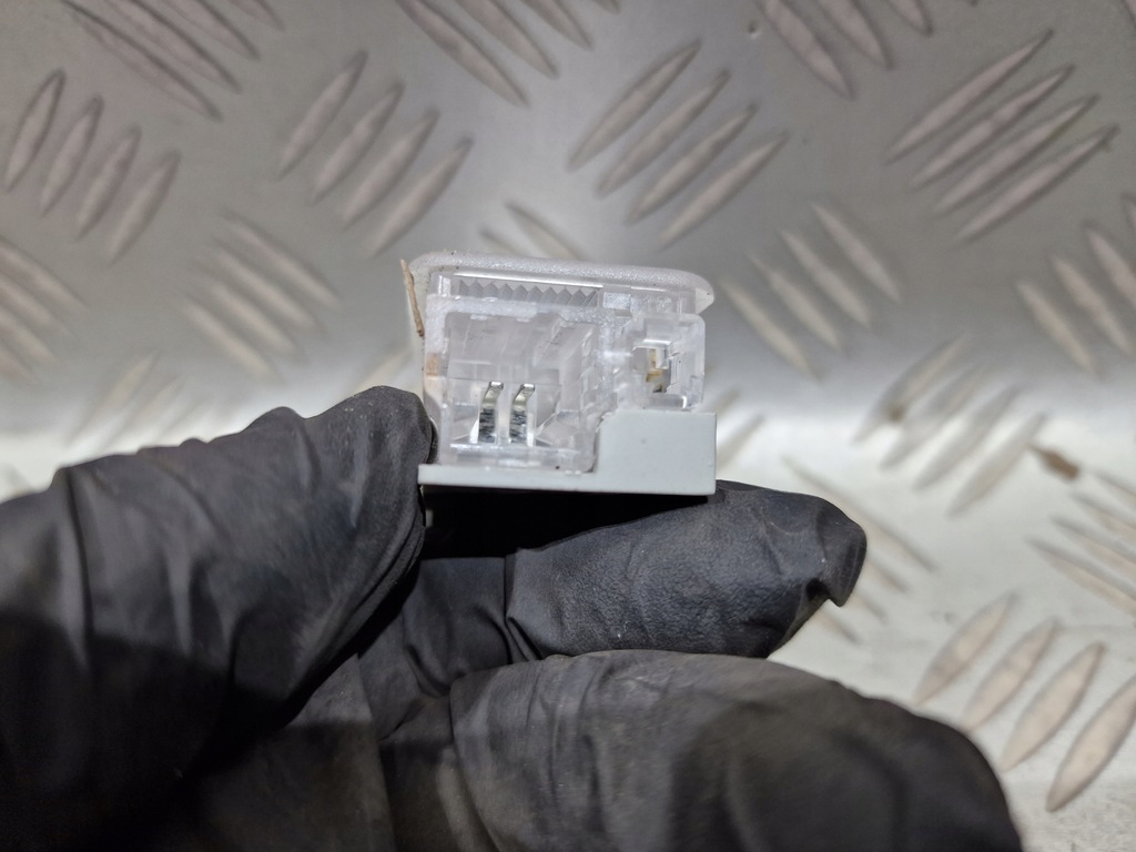 фото №3, Лампа освещение салона opel corsa f