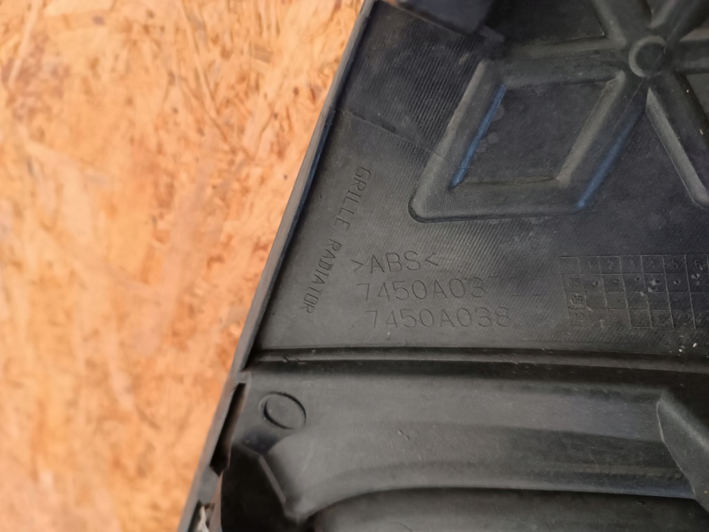 Решётка решётка радиатора решётка  бампера перед 7450a037 mitsubishi outlander 2 2006- Киев