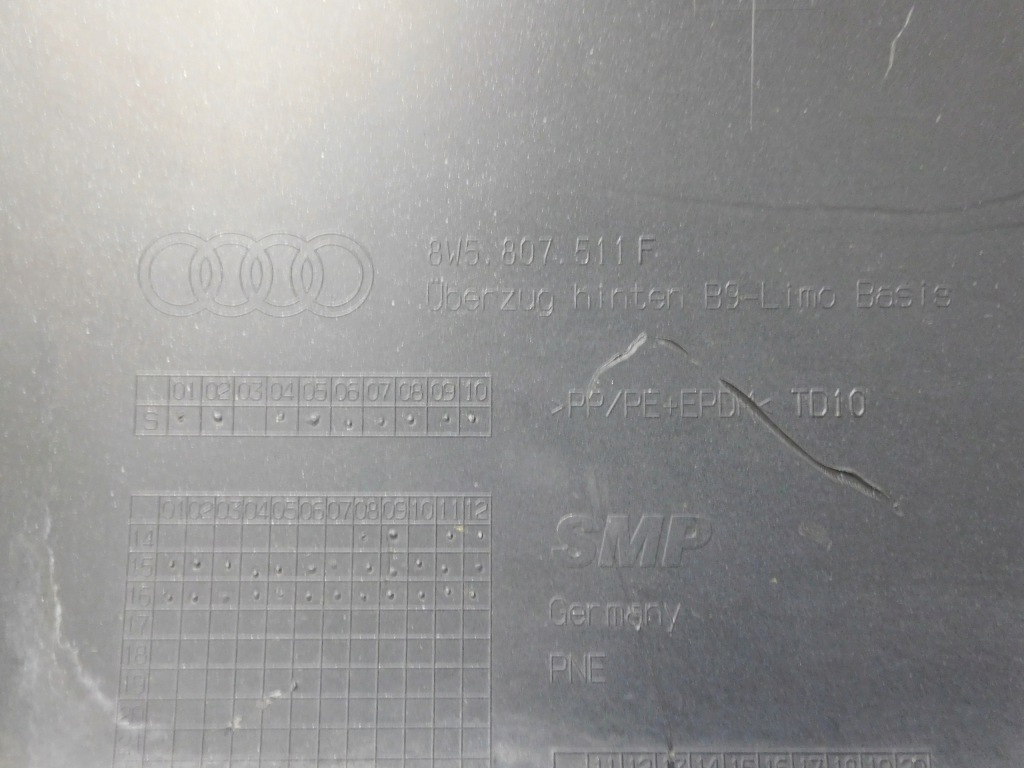 Audi a3 8v5 седан бампер задні комплектний  8w5807511f Недорого