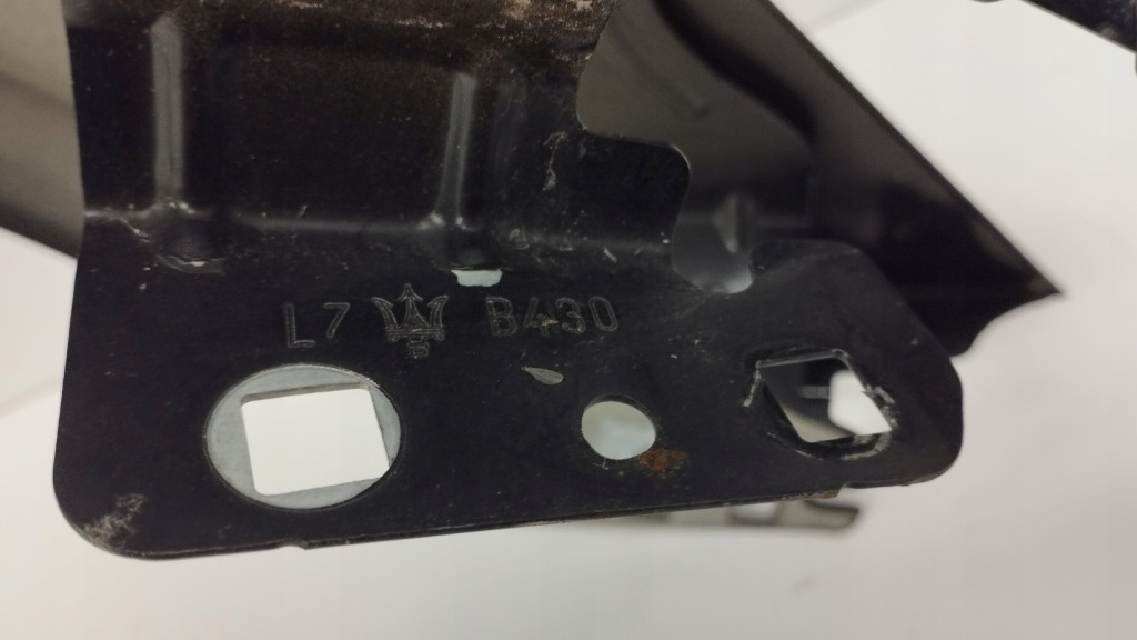 Крыло  левое  перед maserati ghibli 3 14-18r Киев