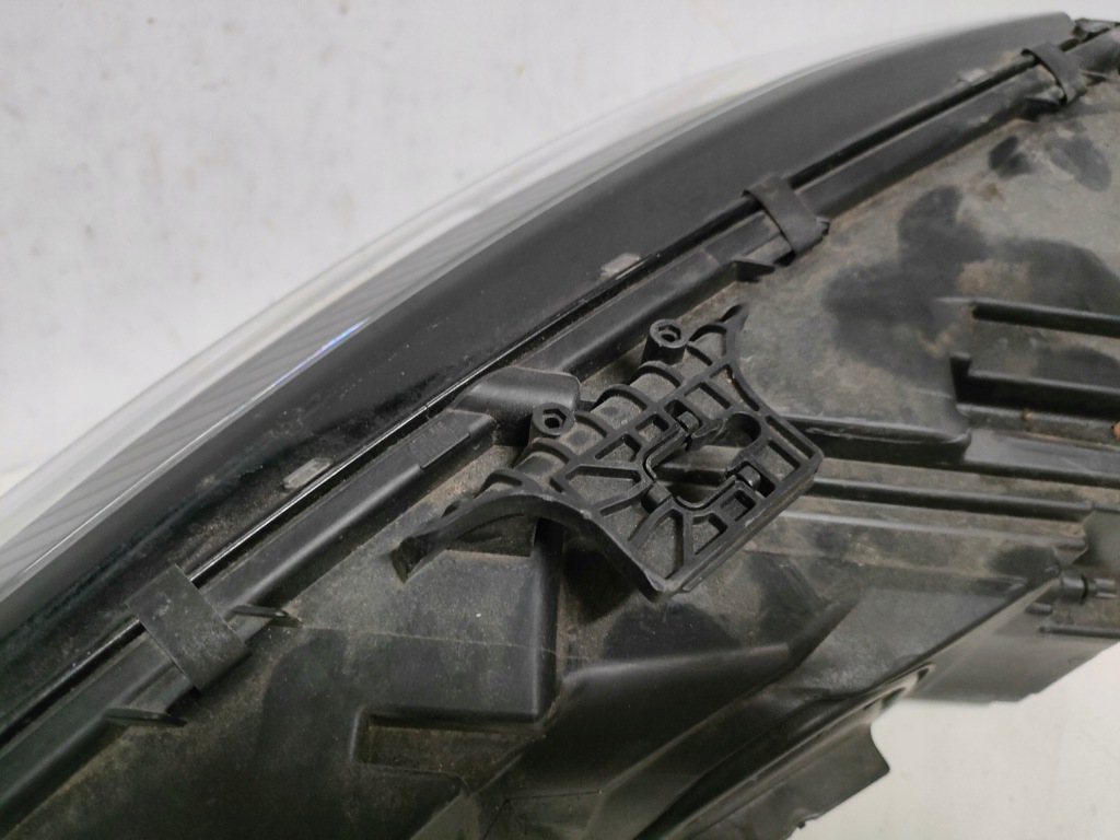 Audi a4 рестайлинг  фара правый  led 8w0941012 в Украине