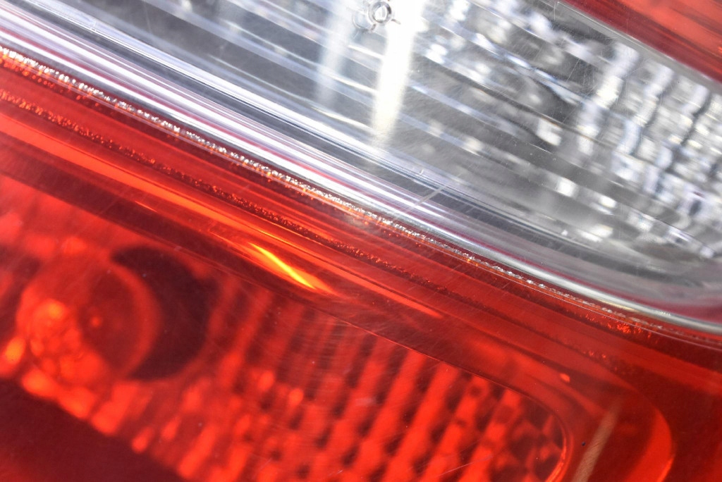 фото №9, Лампа правая задняя задняя 92402-2l0 hyundai i30 1 i fd 5d hb 07-10