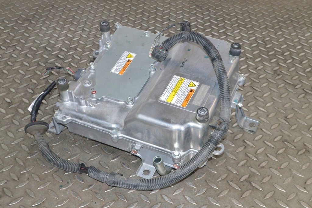 фото №3, Mitsubishi outlander 2.0 phev 2015 rhd инвертор аккумулятор