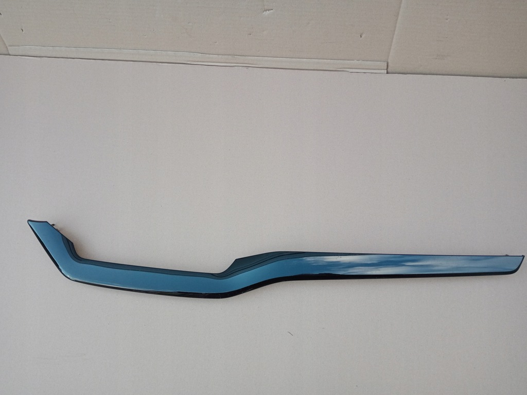 фото №1, Skoda octavia iv права молдинг консолі led