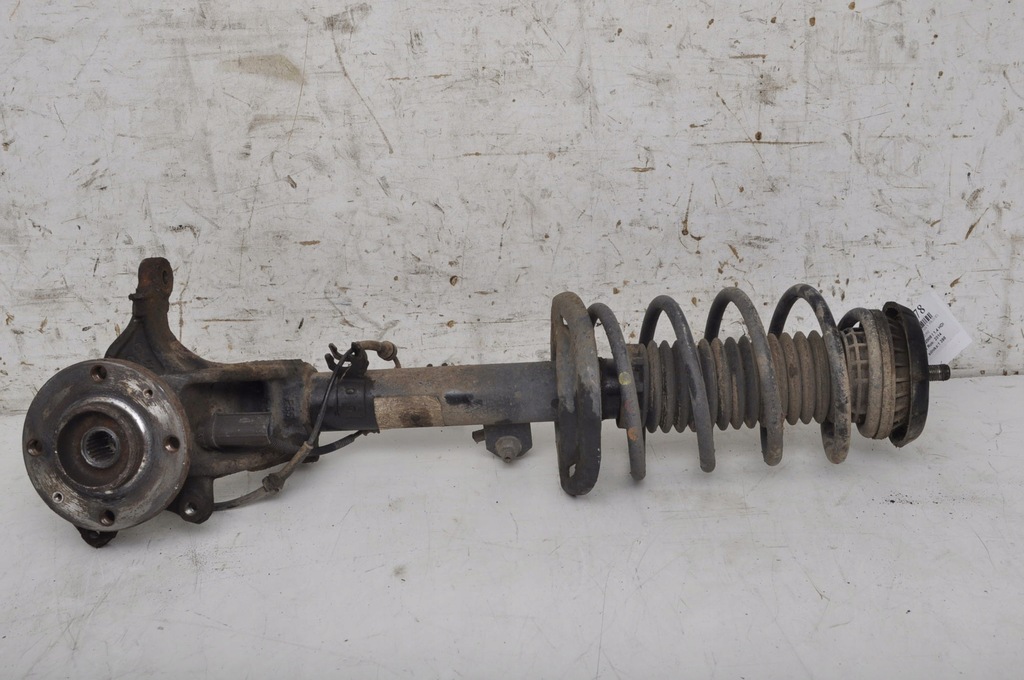 фото №1, Peugeot 2008 i 1.4 hdi амортизационная стойка правый перед