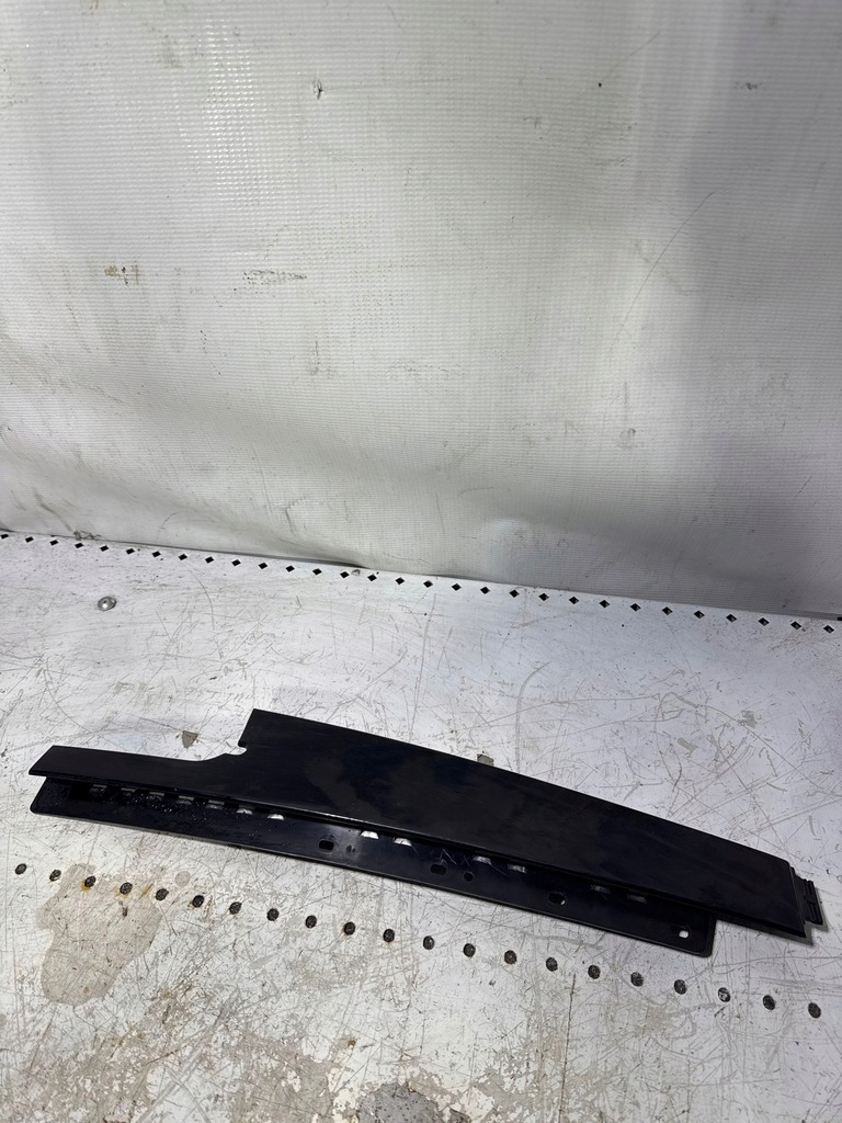 фото №1, Land rover range rover evoque l538 2013 молдинг / прокладка скло