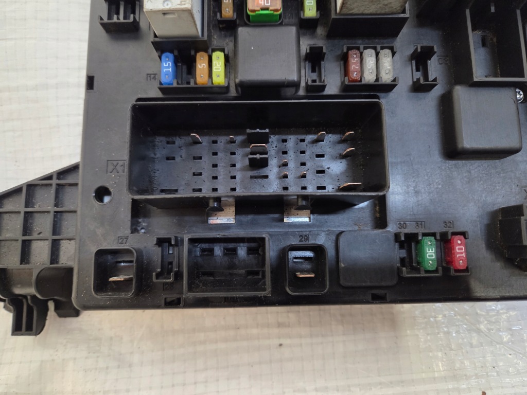 Opel astra j iv коробка предохранителей 13449201 с Разборки