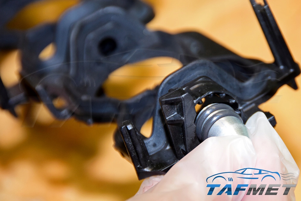 фото №9, Заглушка кришка колектор впускний bmw 2.0 d n47n