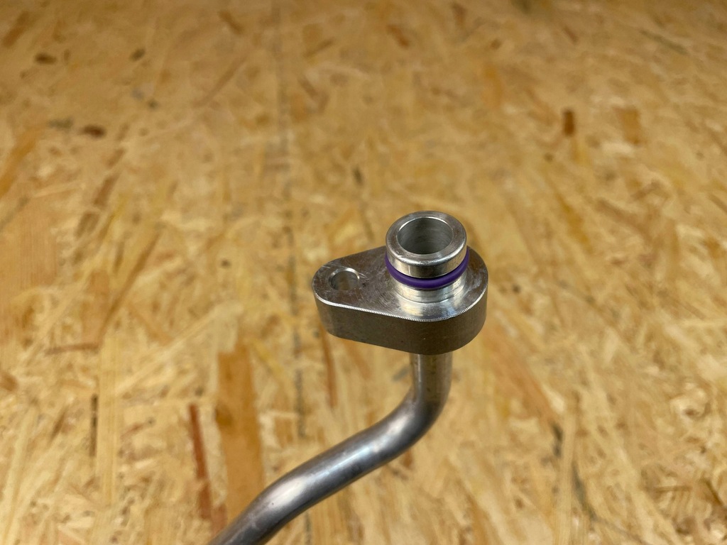 фото №10, Wąż трубка шланг кондиционера porsche taycan 9j1 9j1820729a 2019-